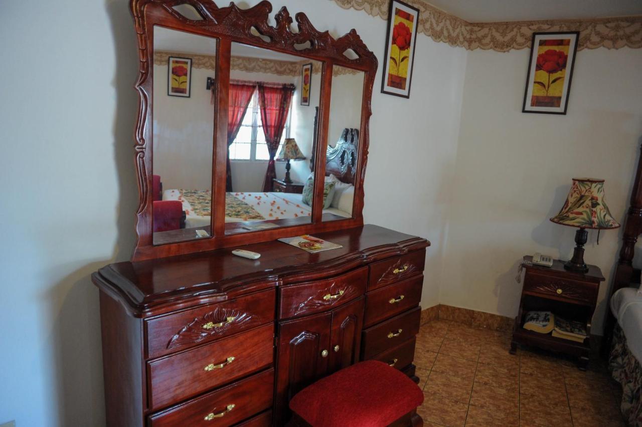 Glorianna Hotel Montego Bay Eksteriør bilde